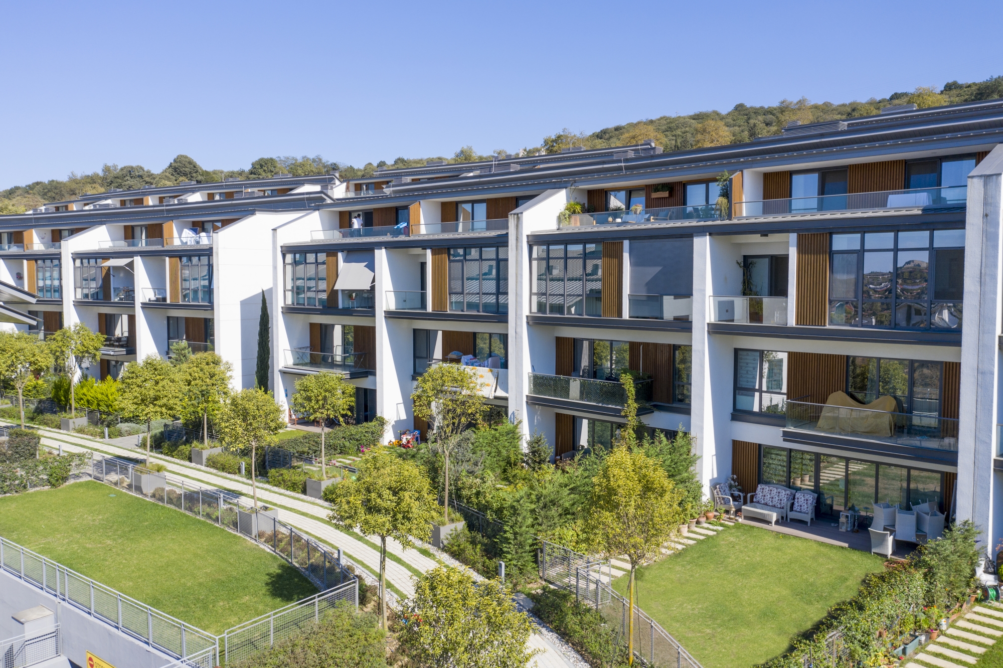 Köy Zekeriyaköy /1 ev arkadaşı aranıyor